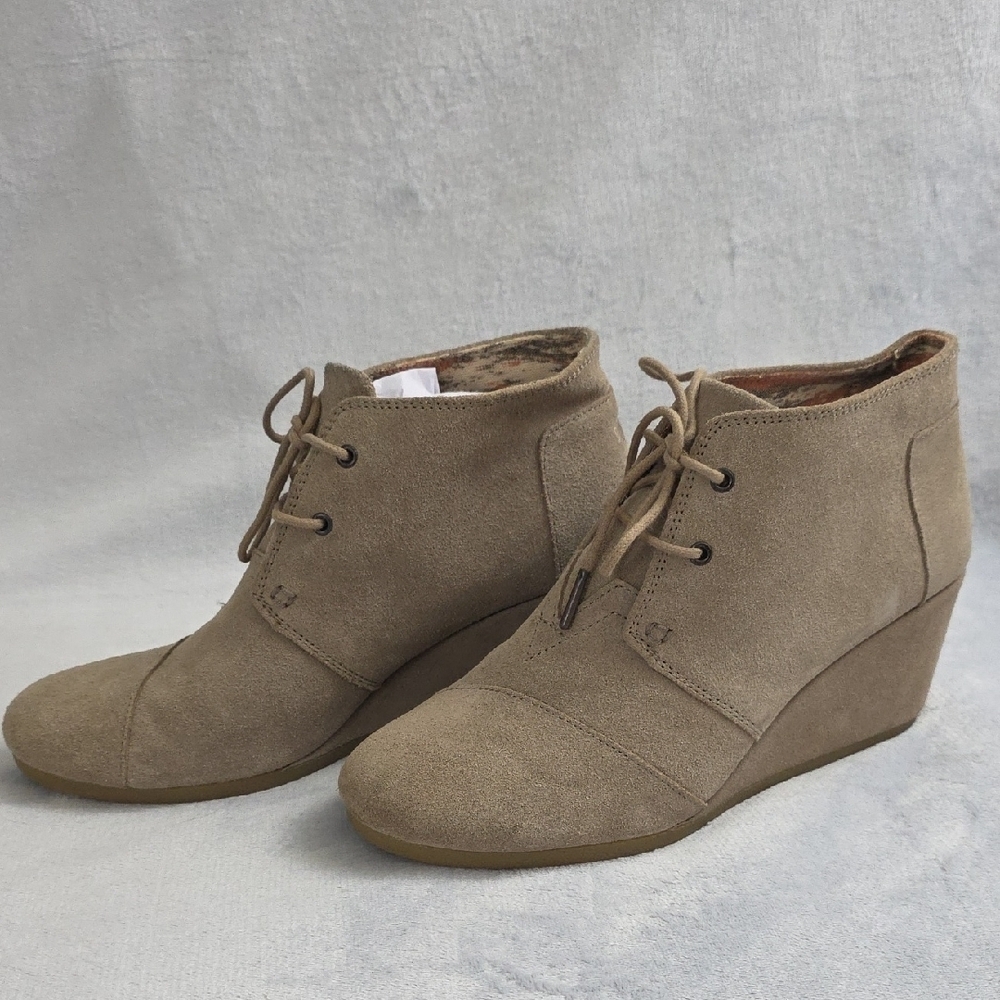 TOMS Desert Wedge Booties Womens Tan Suede Lace Up Ankle Boots Casual Comfort - Picture 2 of 12